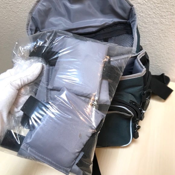 Adorama Sling Camera Bag. Large, W/ waist and sling strap. Multiple pockets, NEW - Picture 15 of 15